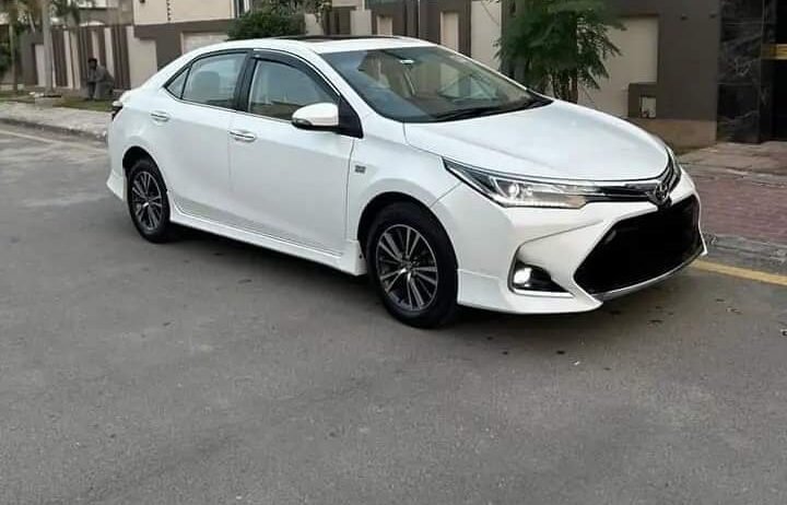 Toyota Corolla White 2022