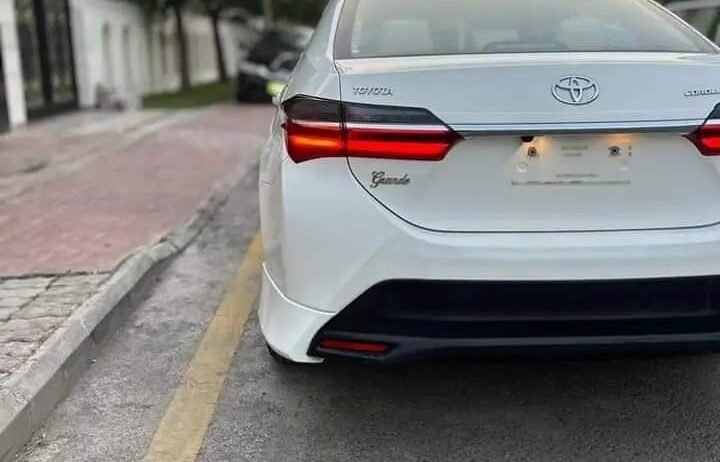 Toyota Corolla White 2022