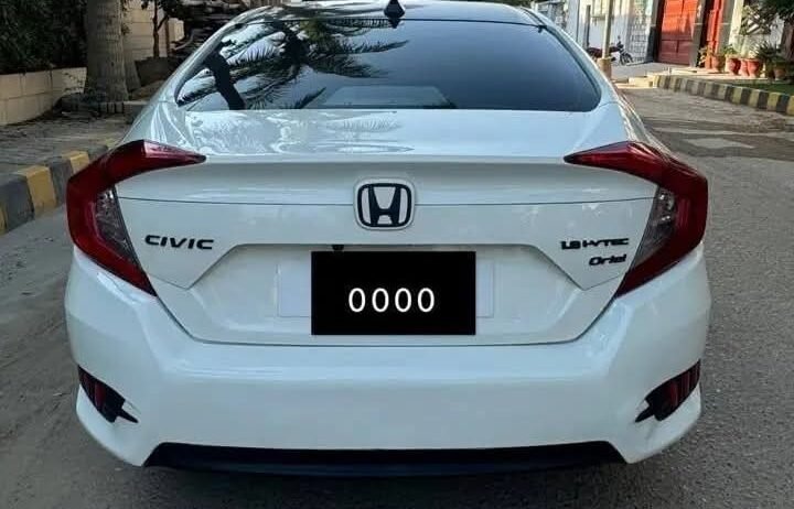 Honda Civics UG White 2017