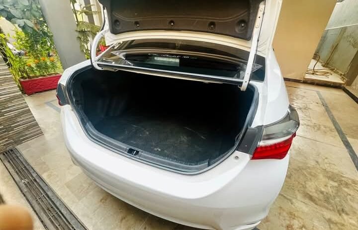 Toyota Corolla Altis White 2018