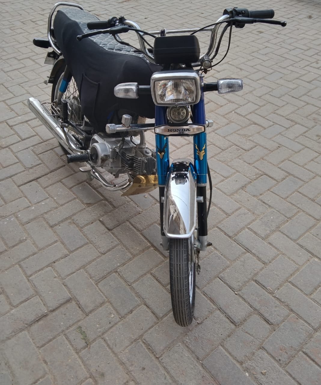 Honda CD70 2024