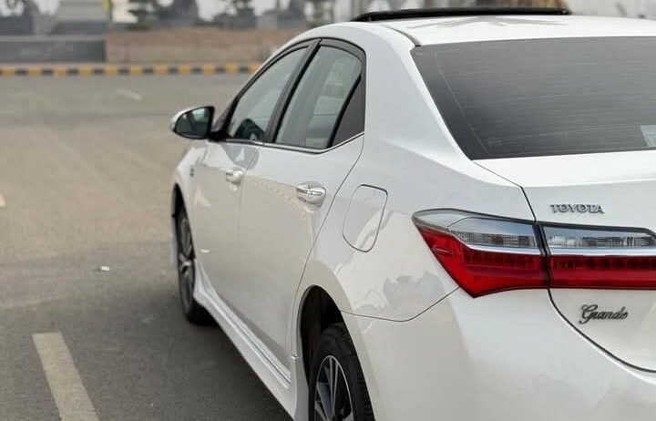 Toyota Corolla Altis Grande 1.6 X 2022