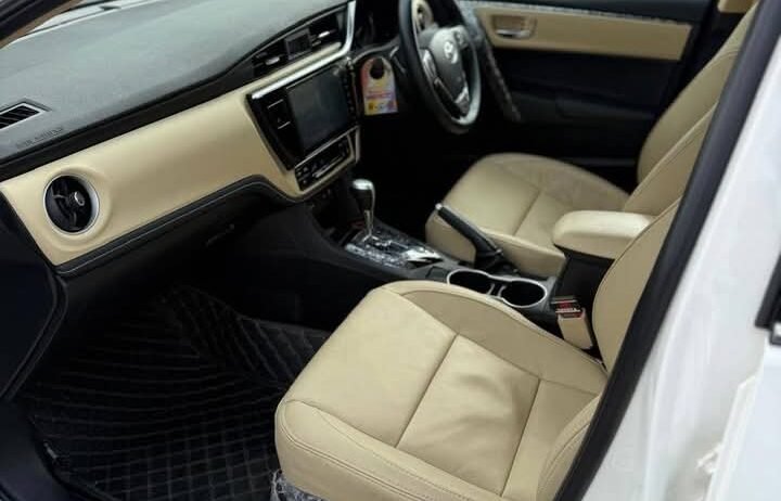Toyota Corolla Altis Grande 1.6 X 2022