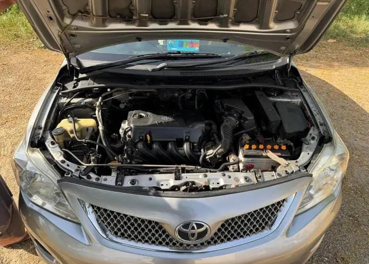 Toyota corolla GLI 2012/13