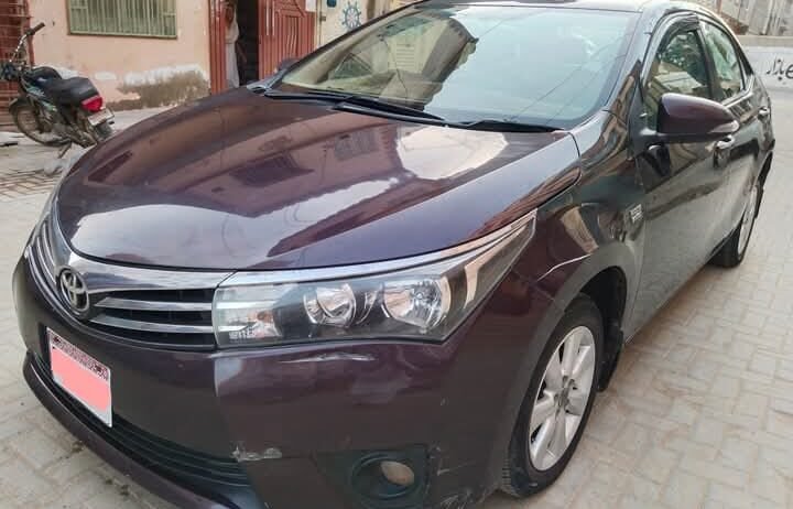 Toyota Corolla Altis 1.8 Manual 6 gear 2014