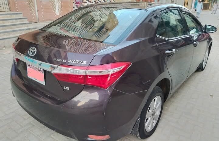 Toyota Corolla Altis 1.8 Manual 6 gear 2014