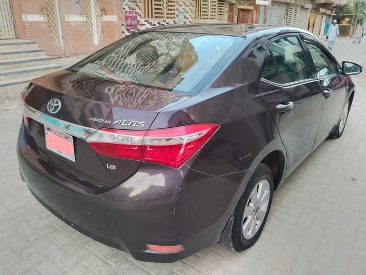 Toyota Corolla Altis 1.8 Manual 6 gear 2014