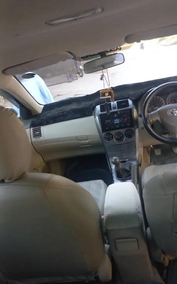 Toyota corolla GLI 2012/13