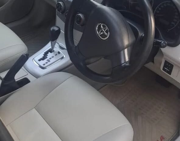 Toyota Corolla GLI 1.6 Automatic 2013