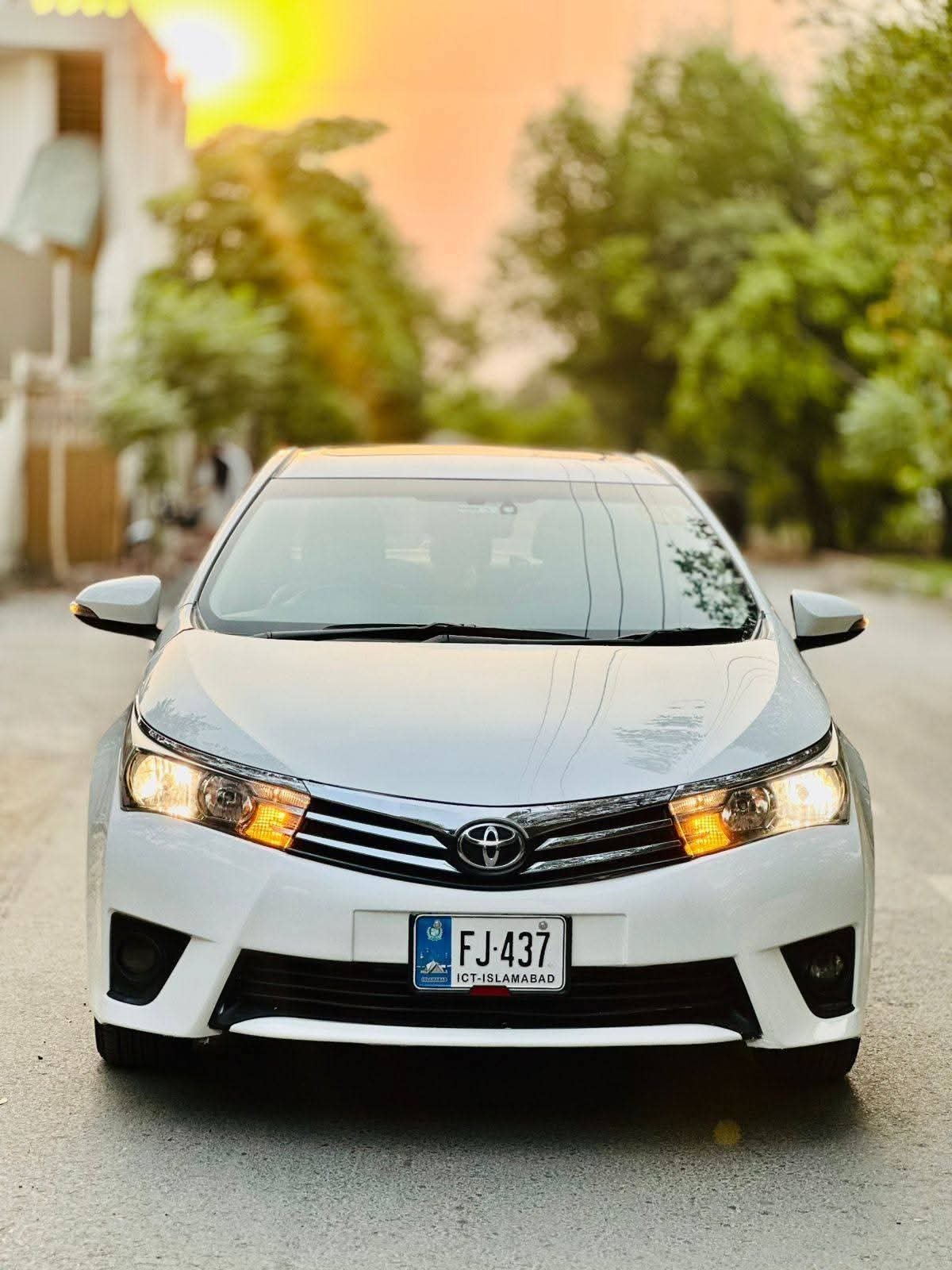 Toyota Corolla Altis Grande 2015