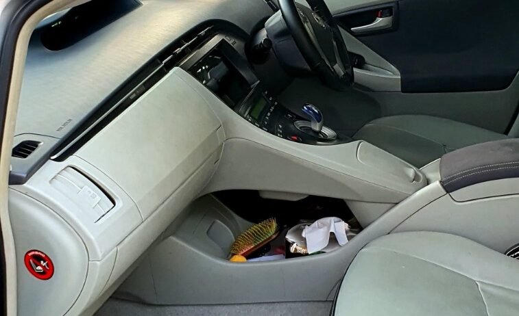 Toyota prius G touring 2011/2015